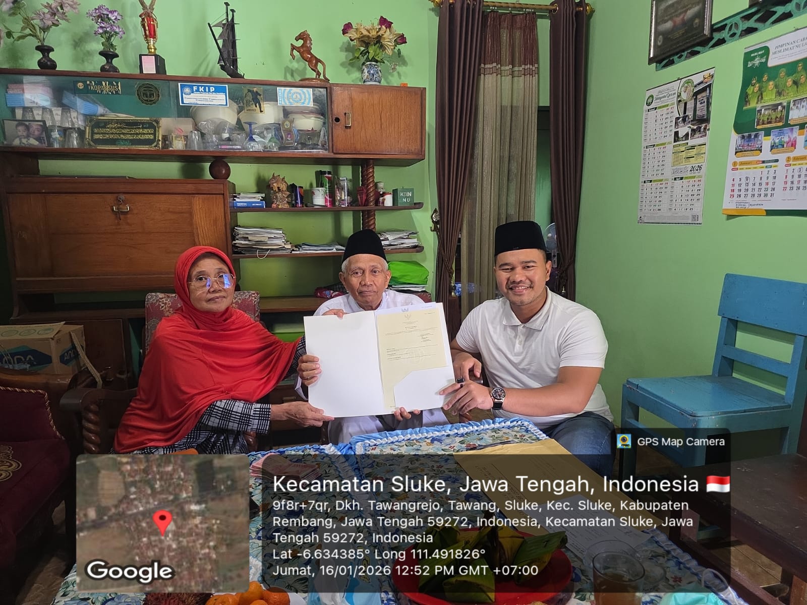 Penyerahan Sertifikat ke Nasabah BMT